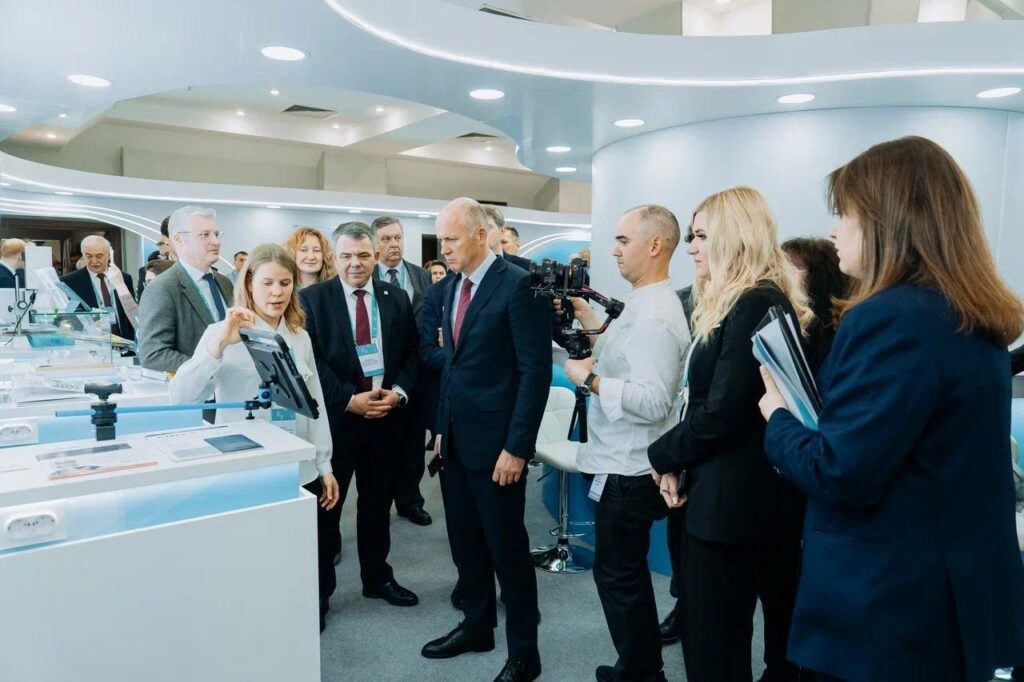 Замглавы Минобрнауки России Дмитрий Пышный принял участие в Ярмарке продуктовых разработок в сфере медицины и здравоохранения Замглавы Минобрнауки России Дмитрий Пышный принял участие в Ярмарке продуктовых разработок в сфере медицины и здравоохранения